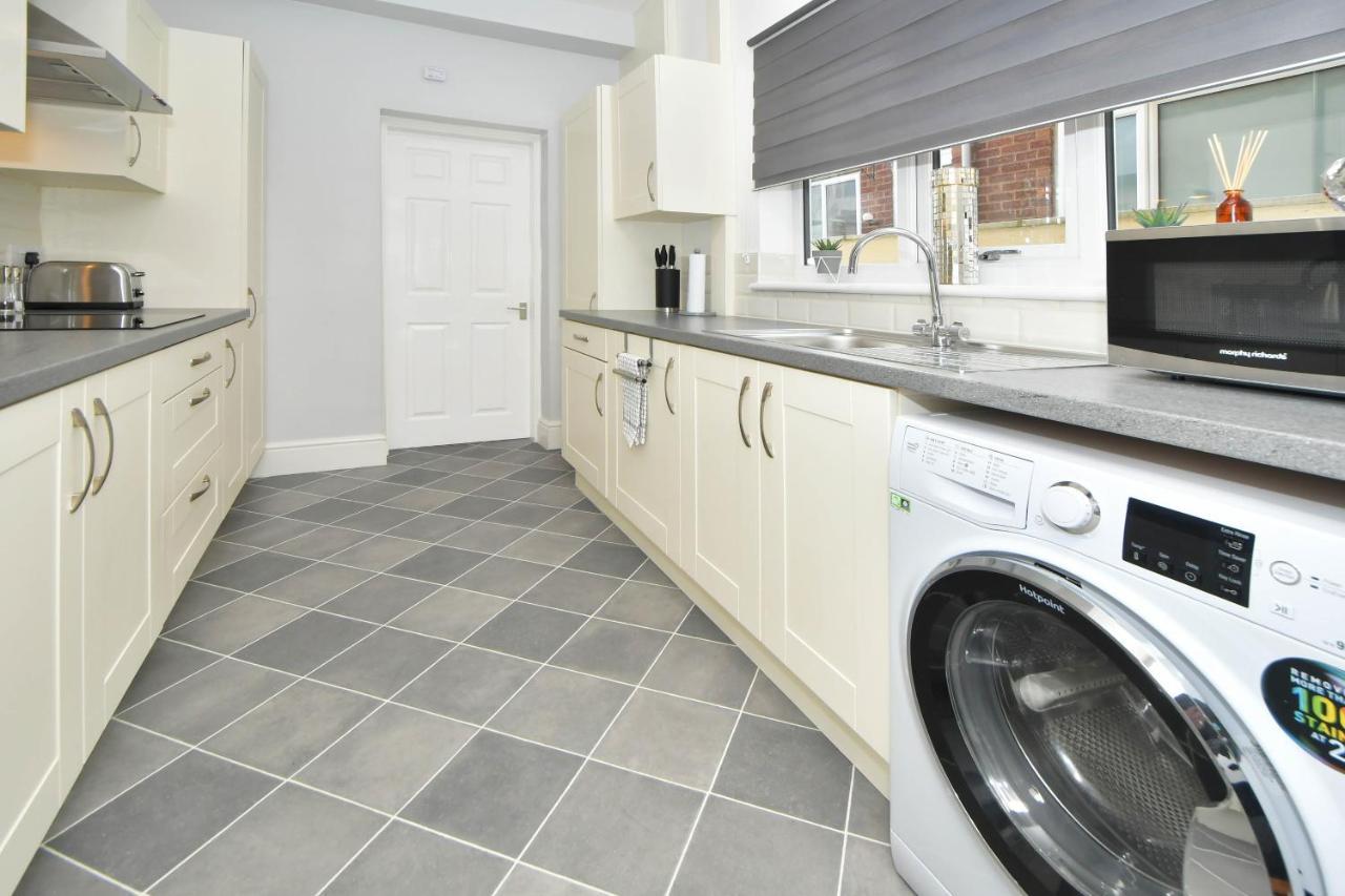 Find A Spacious And Stylish Escape In The City Centre At Sturgess House, Perfect For Longer Stays! Stoke-on-Trent Exterior foto